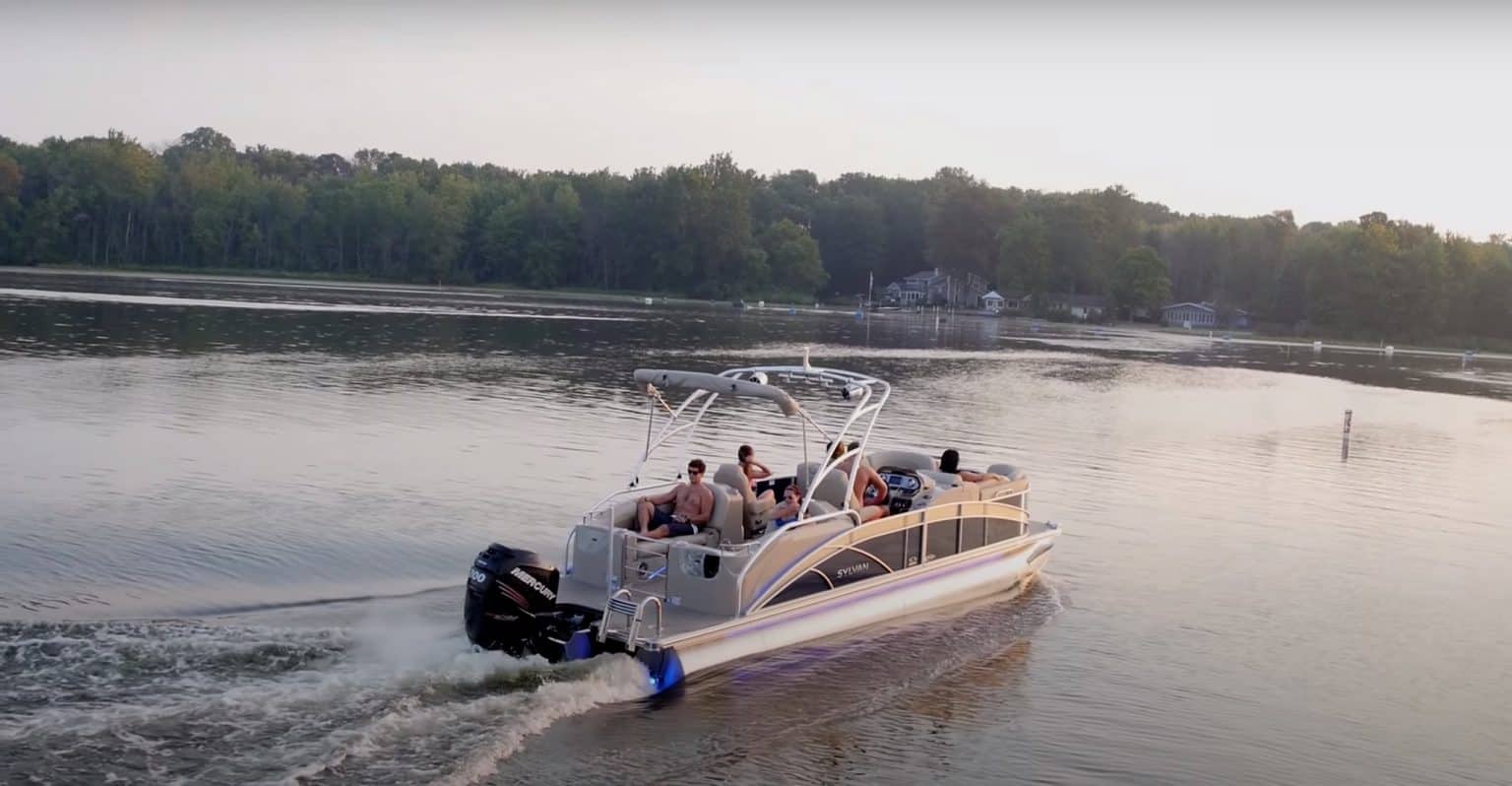 15 Best Pontoon Boats for Every Purpose Pontooners