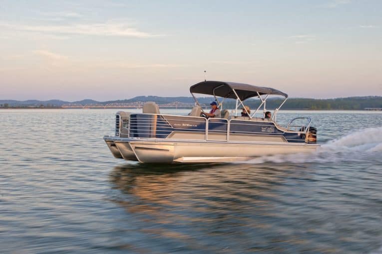Don’t Miss These Luxurious SunCatcher Pontoon Reviews Pontooners