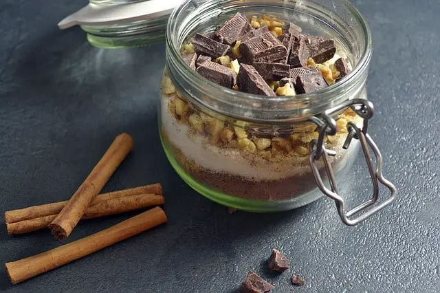 cake in a jar