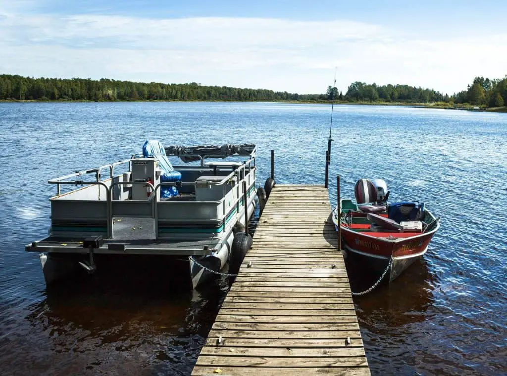 how to park a pontoon boat in a slip