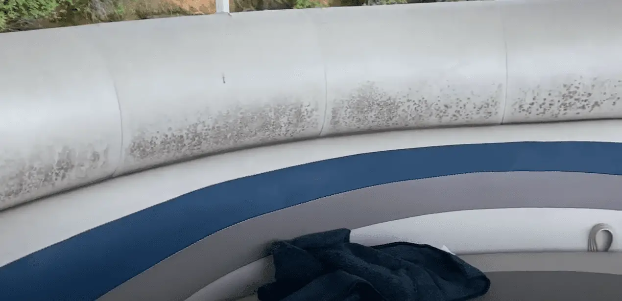 Cleaning Boat Seats with Vinegar (Does it Work?) Pontooners