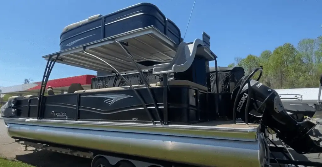 do pontoon boats have bathrooms
