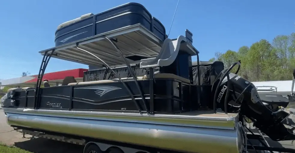 do pontoon boats have bathrooms Pontooners