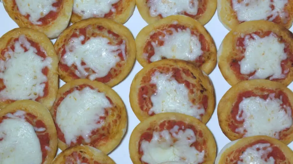 20 Best Finger Food Ideas for Boating and Boat Parties Pontooners