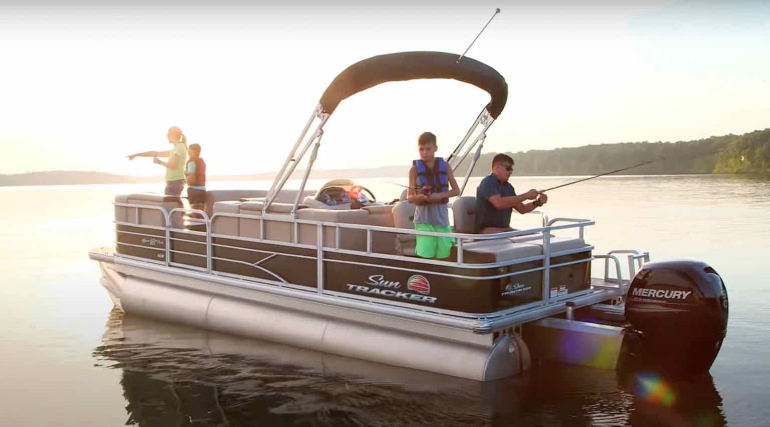 12 Pontoon Boat Fishing Tips for Newbie Pontoon Anglers Pontooners
