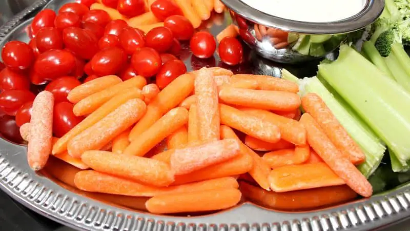 20 Best Finger Food Ideas for Boating and Boat Parties - Pontooners