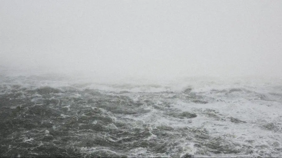 Pontoon Boats in Rough Water How Do They Handle? Pontooners