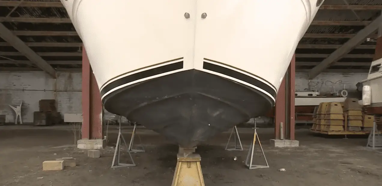 Best Paint for Fiberglass Boats Top 6 Paints in 2022 Pontooners