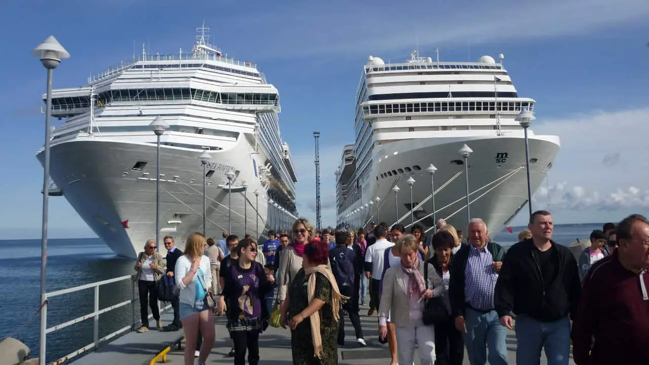 disembark cruise ship disembark cruise ship