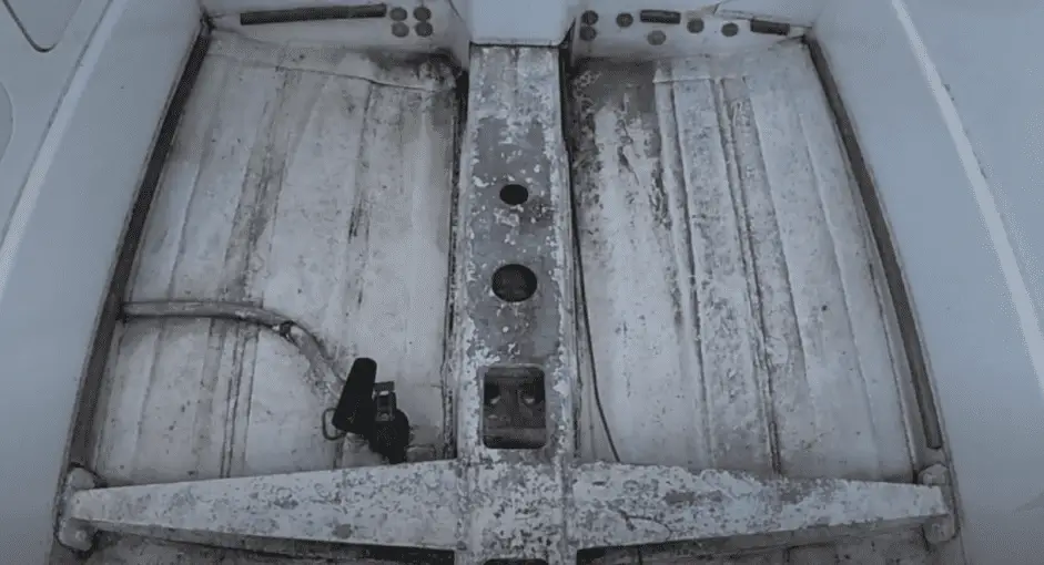 how to clean a fiberglass boat Pontooners