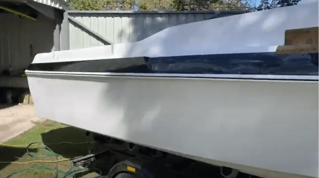 Best Paint for Fiberglass Boats Top 6 Paints in 2022 Pontooners