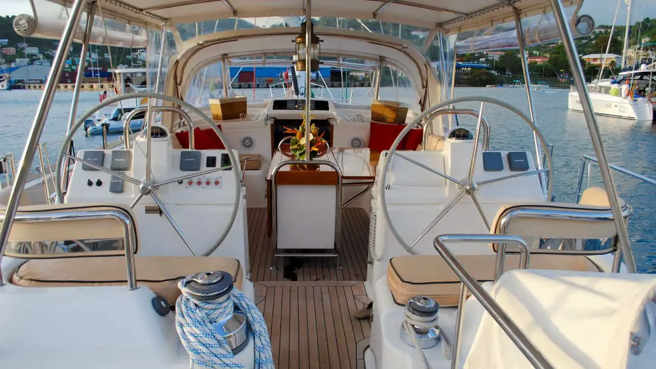 Why Do Yachts Have Two Steering Wheels? (The Reasons) Pontooners