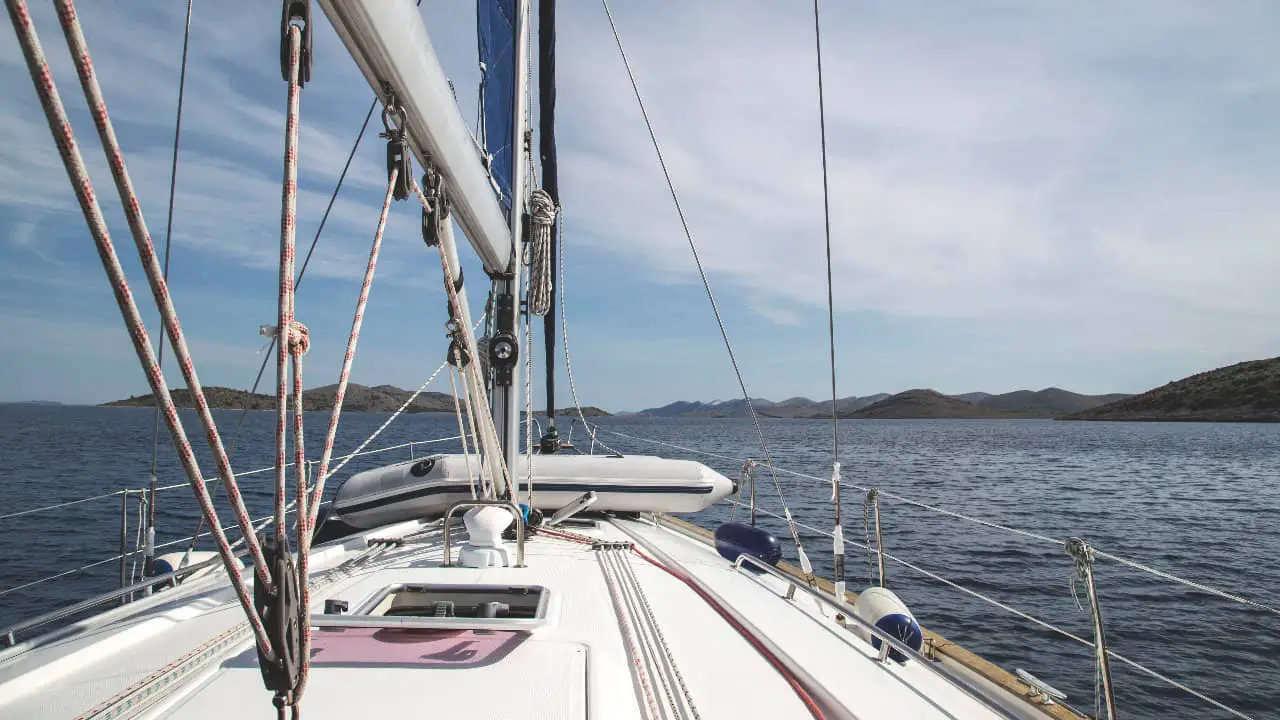how to sail a yacht how to sail a yacht