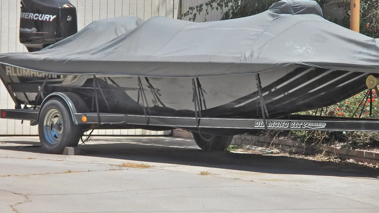 How to Secure a Boat Trailer from Theft (10 Effective Ways) Pontooners
