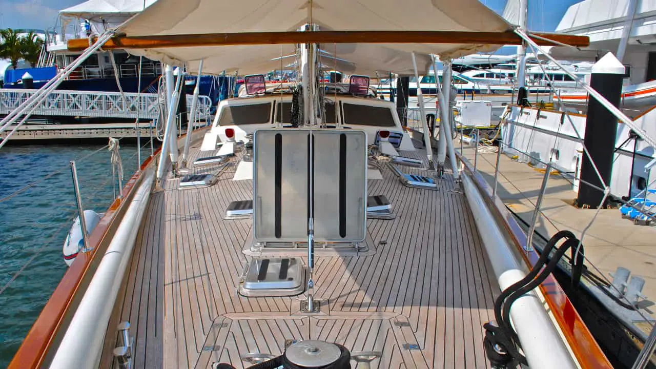 how much does a deck boat weigh how much does a deck boat weigh