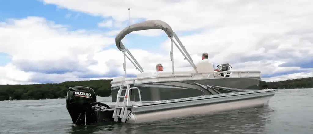 where are pontoon boats made