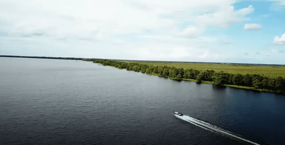 The 5 Best Boating Lakes in Florida Pontooners