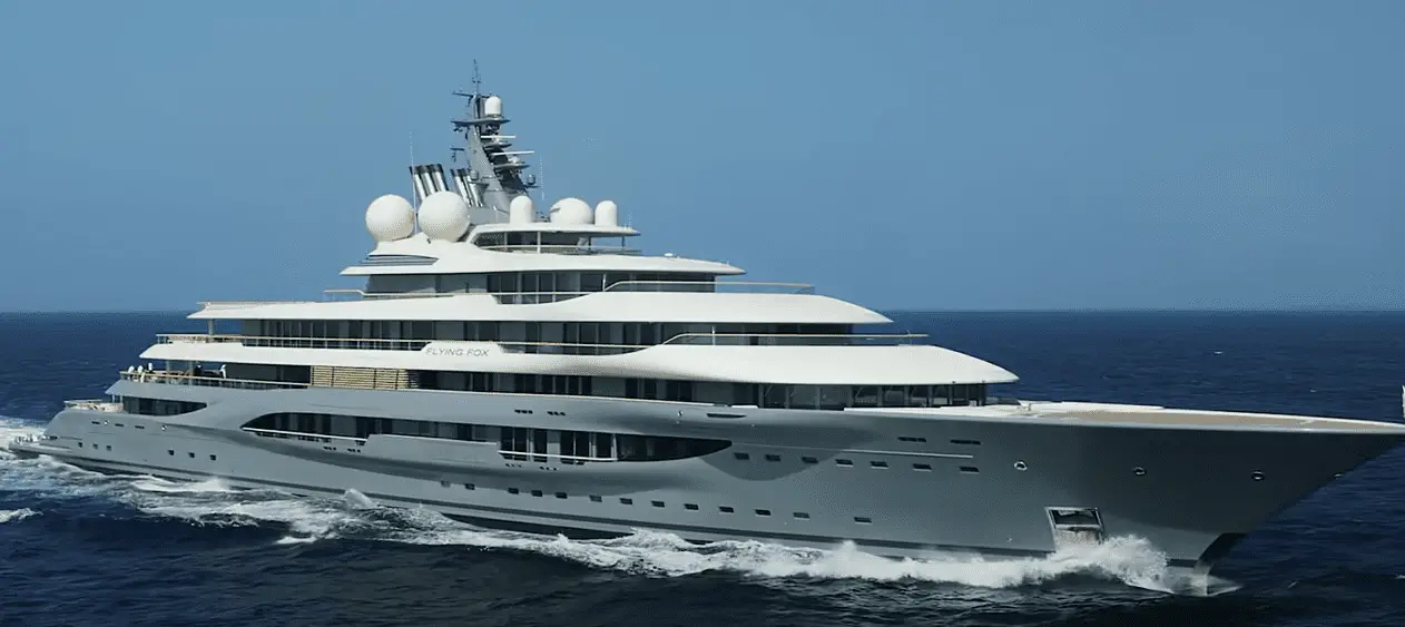 megayacht