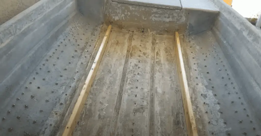 What are Stringers on a Boat & What Do They Look Like? Pontooners